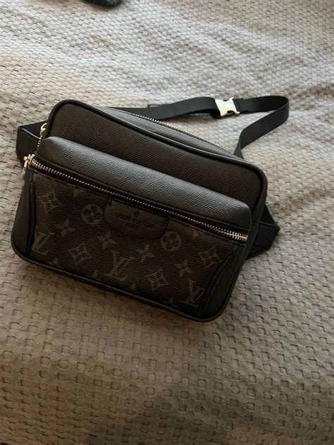 Louis Vuitton Bæltetaske .